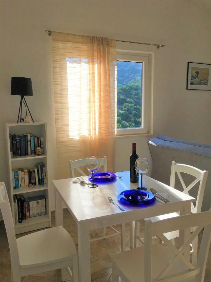 Apartments Kurelja Lastovo Eksteriør bilde