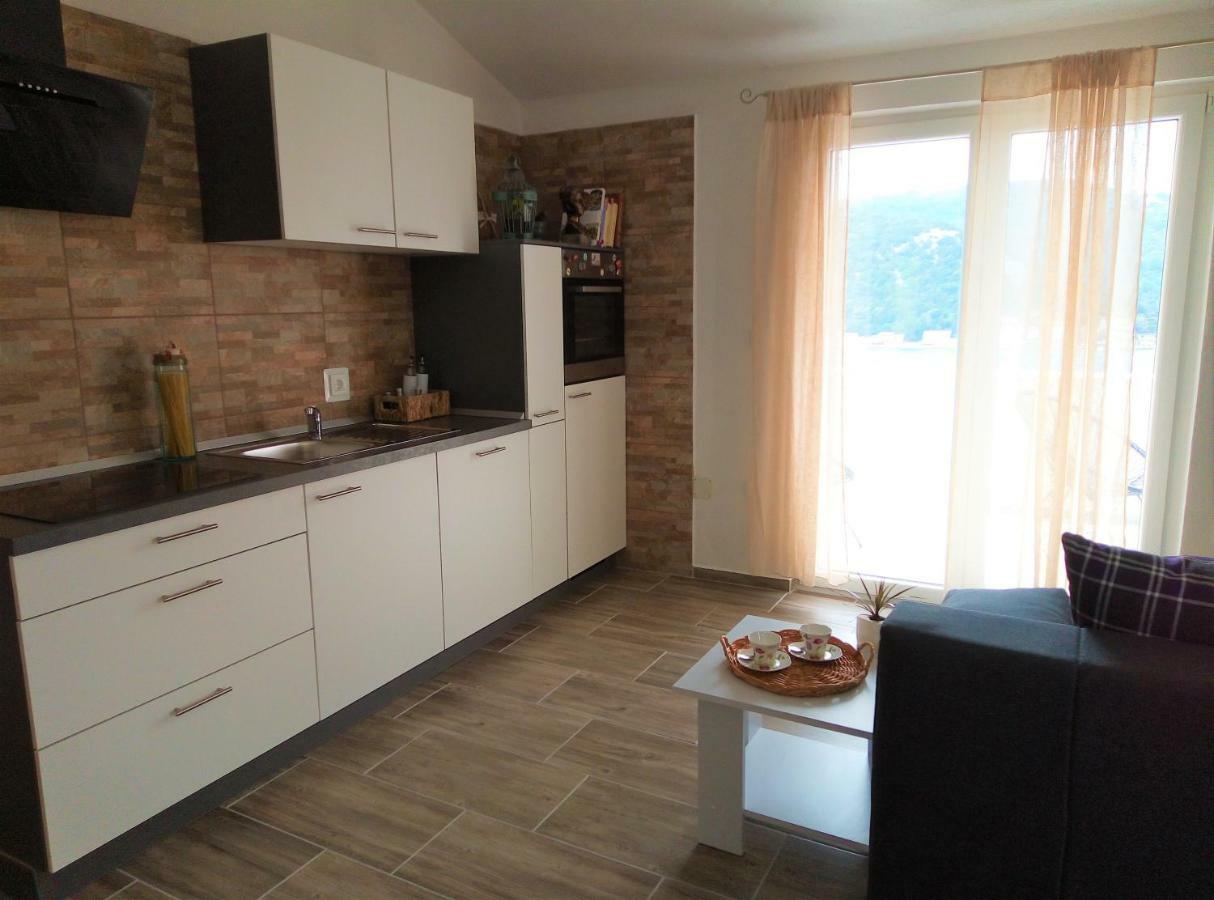 Apartments Kurelja Lastovo Eksteriør bilde