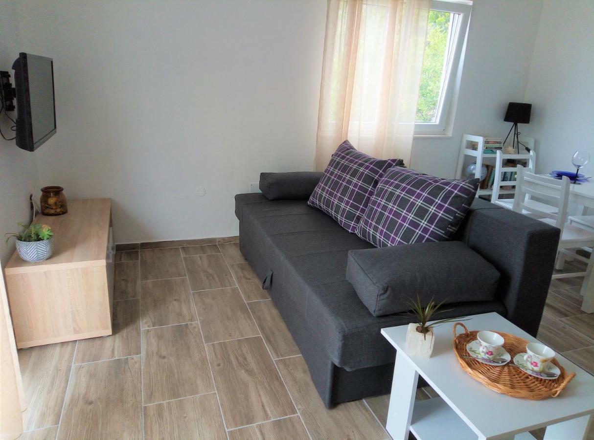 Apartments Kurelja Lastovo Eksteriør bilde